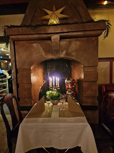 Parkhyddan Phone number