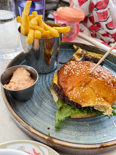 Bistro & Café Valvet - Gastronomi och hotellverksamhet