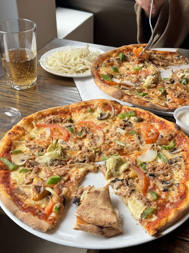 Pizzeria Björnen - Gastronomi och hotellverksamhet