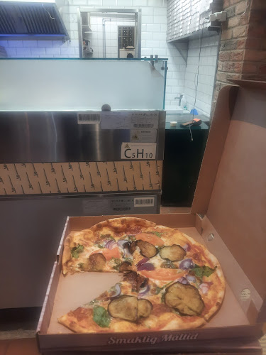 Cavalini Pizzeria - Gastronomi och hotellverksamhet