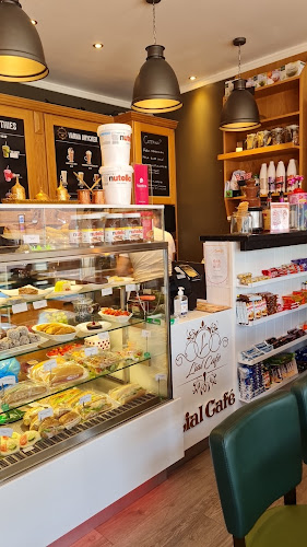 Lial Café - Gastronomi och hotellverksamhet