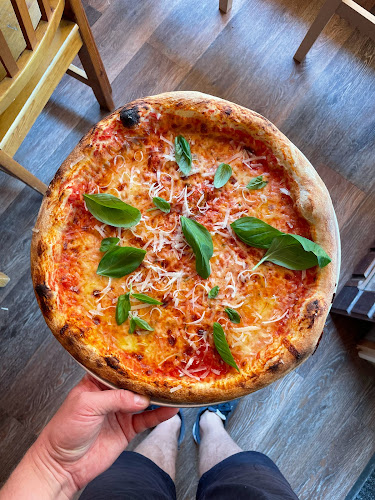 The Crust - Gastronomi och hotellverksamhet