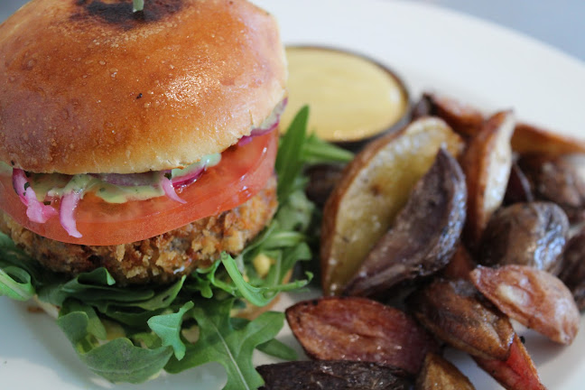 Reviews of Jord & Bord Örnahusen in Borrby - Gastronomi och hotellverksamhet