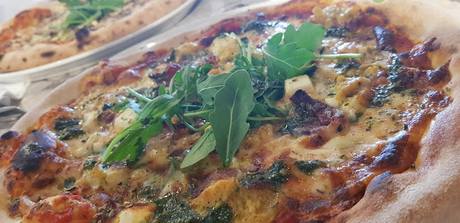 Opinii despre Kiviks Restaurang & Pizzeria în Kivik - Gastronomi och hotellverksamhet