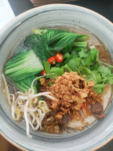 Yaya Mee Asian Fusion Food - Gastronomi och hotellverksamhet