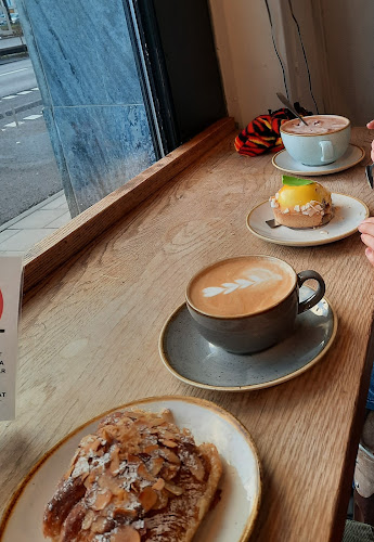 Bullar & Bröd - Gastronomi och hotellverksamhet