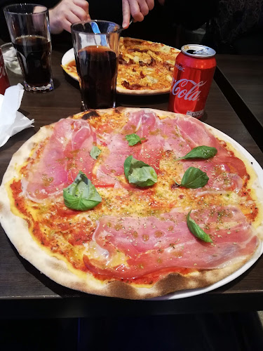 Restaurang Montmartre - Gastronomi och hotellverksamhet