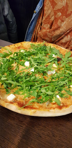 Pizzeria Sera - Gastronomi och hotellverksamhet