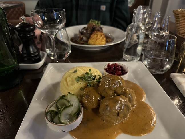 Ardbeg Embassy - Gastronomi och hotellverksamhet