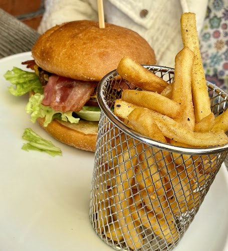 Opinii despre American Bar & Grill în Malmö - Gastronomi och hotellverksamhet