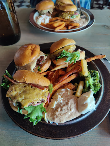 Restaurang Apa - Gastronomi och hotellverksamhet