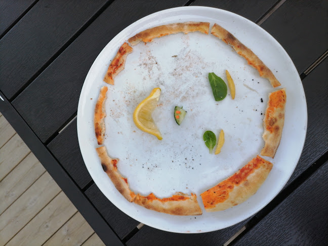 Villa Beddingestrand & Våffelcafé - Gastronomi och hotellverksamhet