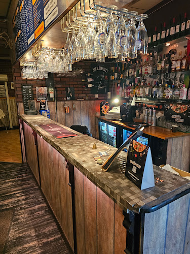 Comentarii opinii despre Dejes kvarterskrog & pizzahouse