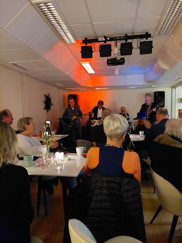 Comentarii opinii despre Kärngården Café, Secondhand och Träffpunkt