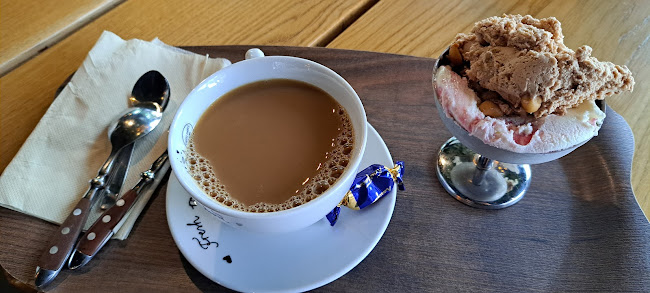 Candela Coffee - Gastronomi och hotellverksamhet