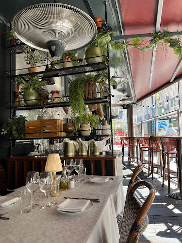 Di Spagna Phone number