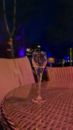 Santorini Restaurang & Bar