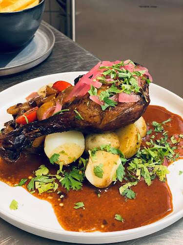 Opinii despre The Peacock în Trelleborg - Gastronomi och hotellverksamhet