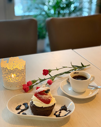 Jenny Gelato Café - Gastronomi och hotellverksamhet