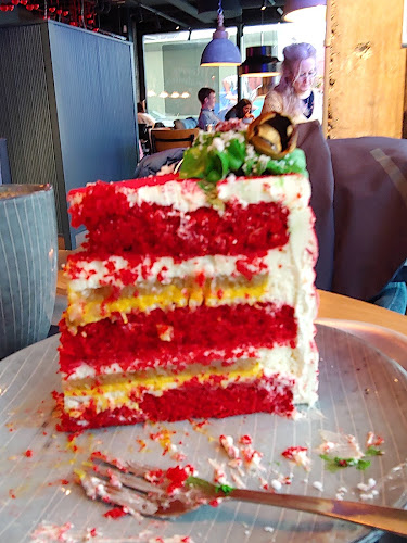 MR CAKE - Gastronomi och hotellverksamhet