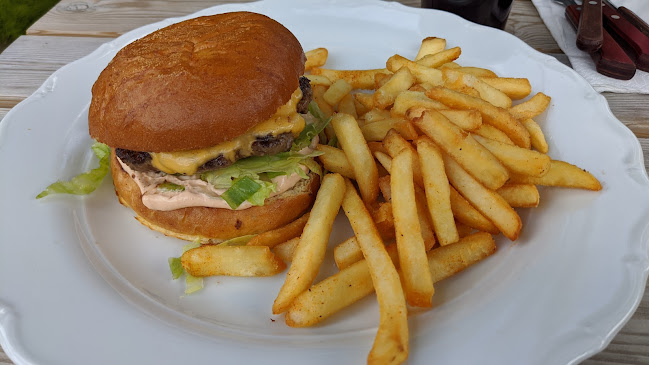 Opinii despre Pizzeria Mira în Vagnhärad - Gastronomi och hotellverksamhet