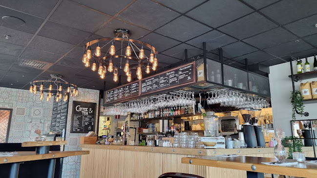 Comentarii opinii despre Bellis Café & Cocktails