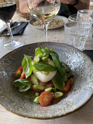 Opinii despre Enoteca Maglia în Göteborg - Gastronomi och hotellverksamhet