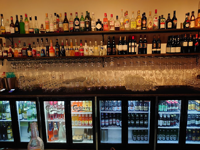 Santorini Restaurang & Bar - Gastronomi och hotellverksamhet