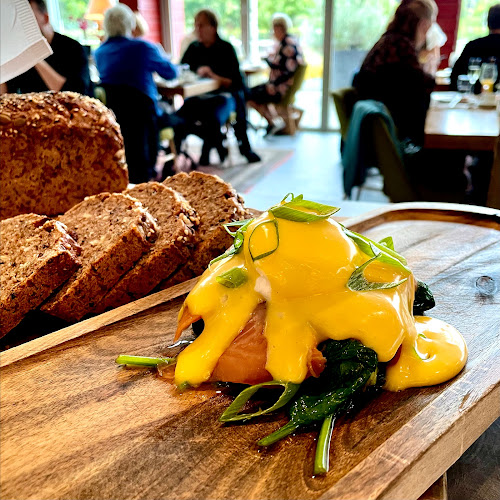 Hos Talevski i Stadsparken - Gastronomi och hotellverksamhet