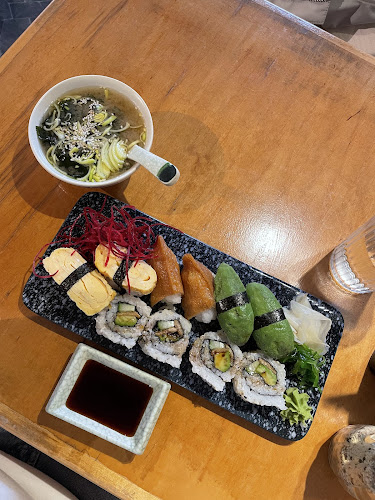 Lin Sushibar - Gastronomi och hotellverksamhet
