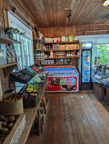 Opinii despre Tottnäs Rökeri în Nynäshamn - Gastronomi och hotellverksamhet