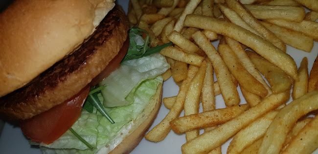 Opinii despre Simon's Café în Hägersten - Gastronomi och hotellverksamhet