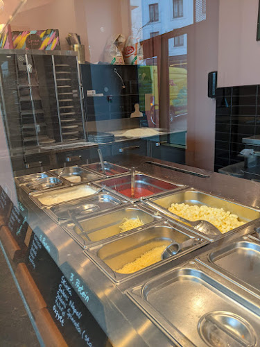 Spisa Pizza Solna Open Times