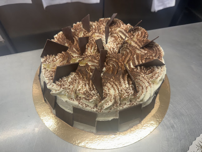 Gelateria Amore - Gastronomi och hotellverksamhet