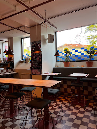 Opinii despre Dubbel Dubbel în Göteborg - Gastronomi och hotellverksamhet