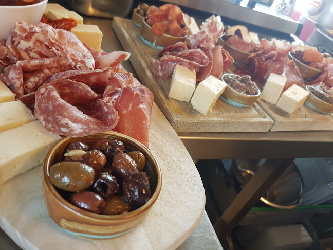 Comments and reviews of Olgas Bistro