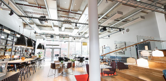 Lunch Restaurant Café Live - Gastronomi och hotellverksamhet