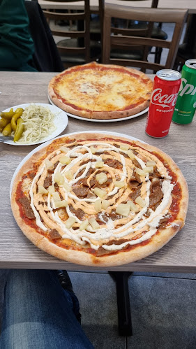 Opinii despre Sannegårdens Pizzeria Gamla în Göteborg - Gastronomi och hotellverksamhet