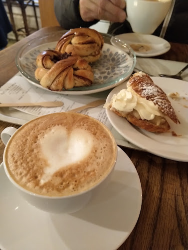 Petite France - Gastronomi och hotellverksamhet