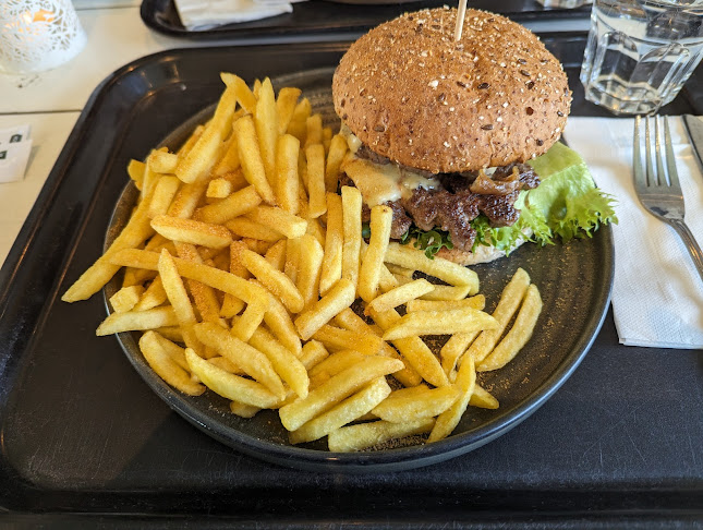 Skrylle Restaurang & Café - Gastronomi och hotellverksamhet