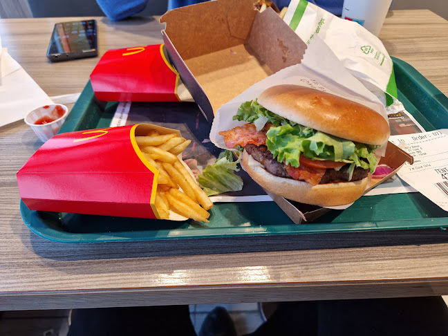 Opinii despre McDonalds Motala în Motala - Gastronomi och hotellverksamhet