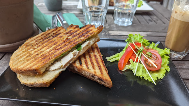 Opinii despre Lyckans Stenugnsbageri în Hunnebostrand - Gastronomi och hotellverksamhet