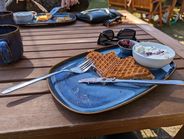 Comments and reviews of Villa Beddingestrand & Våffelcafé