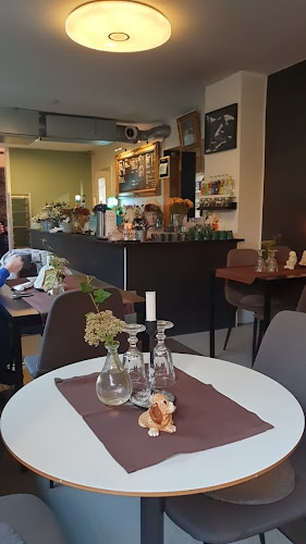 Himmelska hundar - Gastronomi och hotellverksamhet