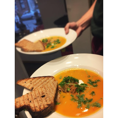 Mocca Cafe - Gastronomi och hotellverksamhet