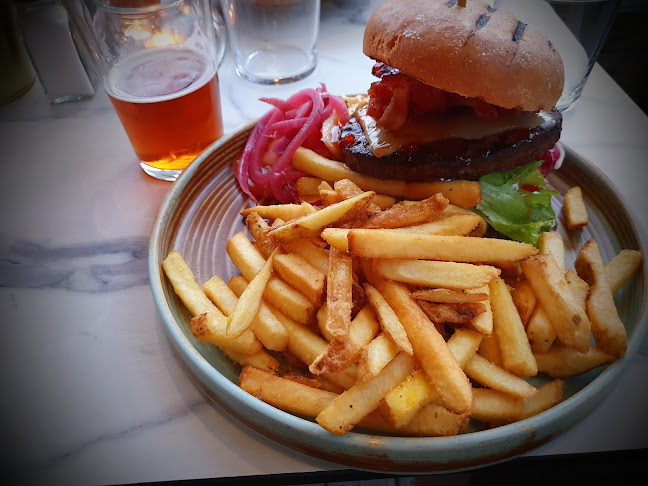 Twin City - Dinner & Drinks