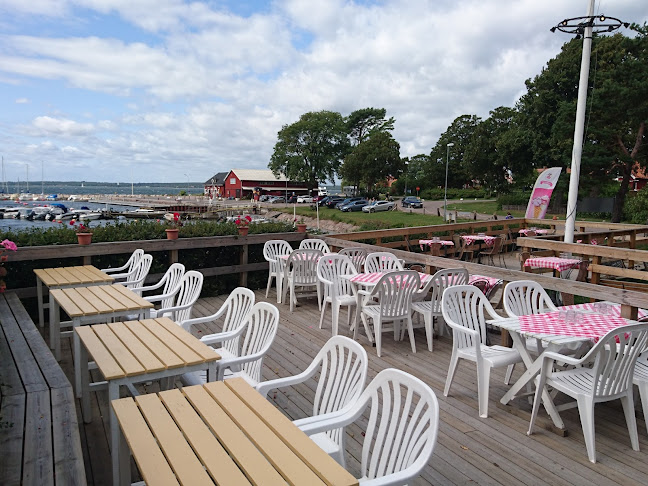 Opinii despre Mormors Bistro i hamnen Stora Rör în Färjestaden - Gastronomi och hotellverksamhet