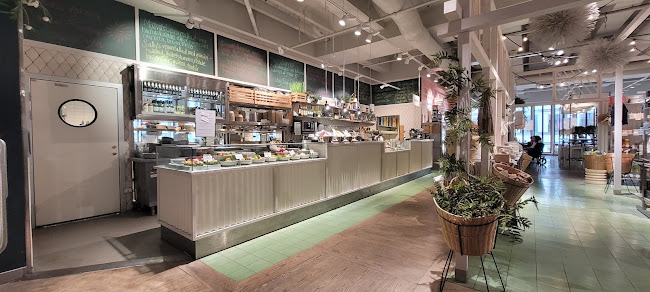 Sally Voltaire & Systrar - Stockholm