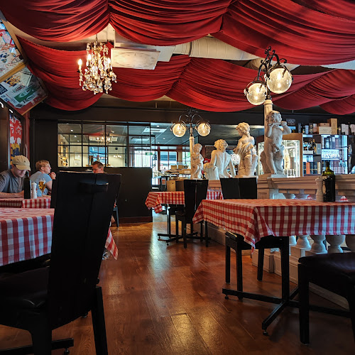 Mamma Mia - Gastronomi och hotellverksamhet