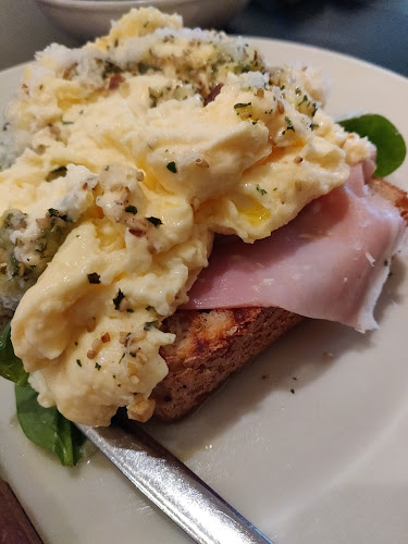 Cafè Pom & Flora Vasastan Open Times